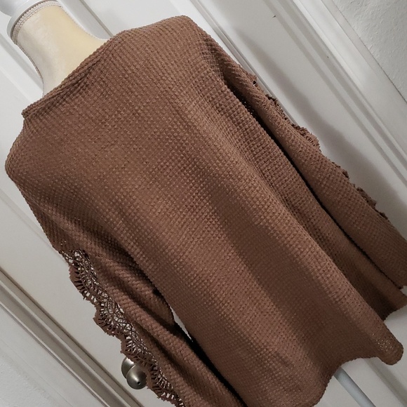 Andthewhy Waffle Knit Lace Top - Picture 6 of 9